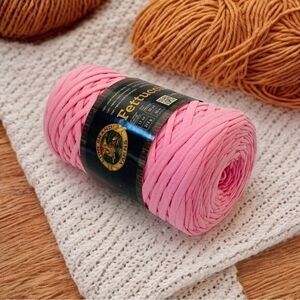Lion Brand Fettuccini Yarn 100% Undetermined Fibers Textile Knitting NWT New